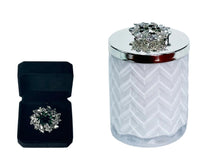 COTE NOIRE - HERRINGBONE CANDLE WITH SCARF - WHITE & SILVER - FLOWER LID - HCS06