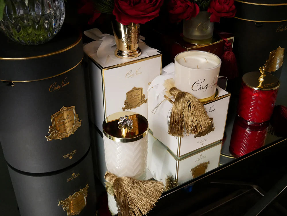 WHITE HERRINGBONE CANDLE WITH BELL LID - COCONUT BISCUIT