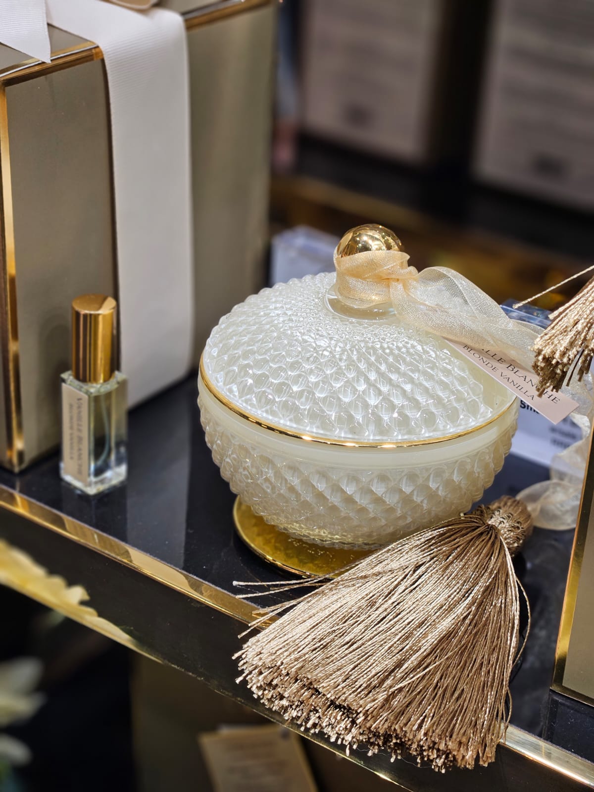 Round Art Deco Candle - Cream & Gold - Blonde Vanilla - GML30005