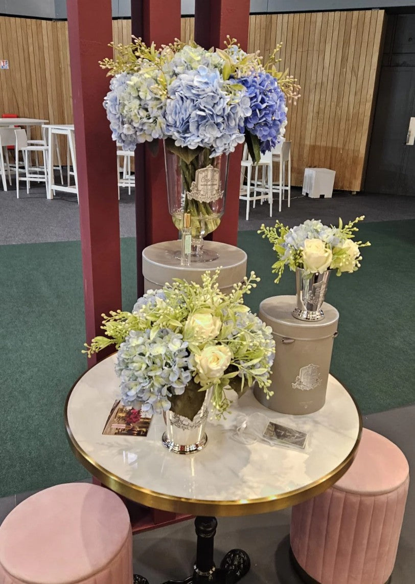 GSS16 | NEW Grand Summer Posy in Blue - Silver Vase - MOQ - 1un.