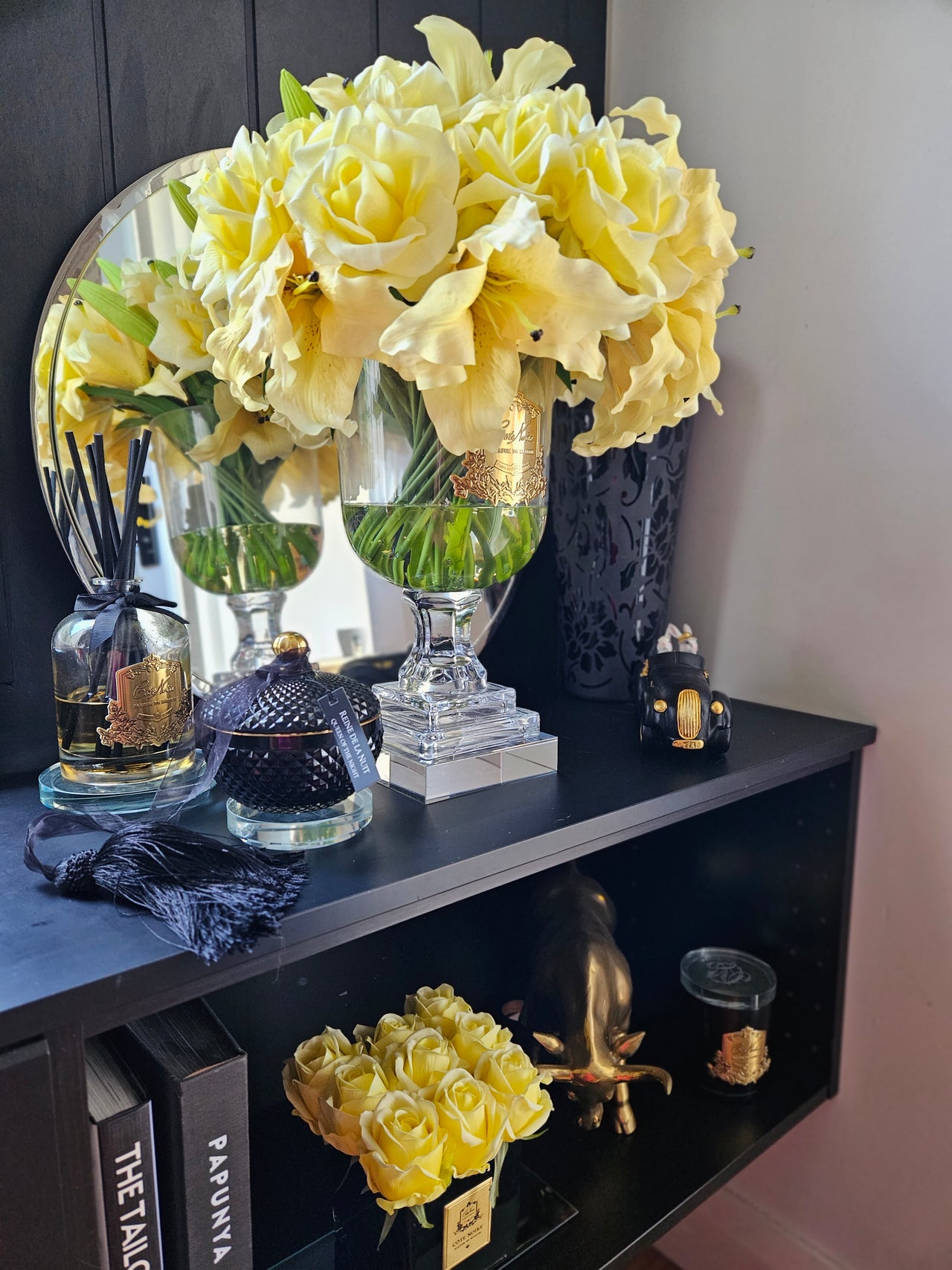 *NEW* LUXURY VERSAILLES LILIES & ROSES BOUQUET - YELLOW - GOLD BADGE - VLR08
