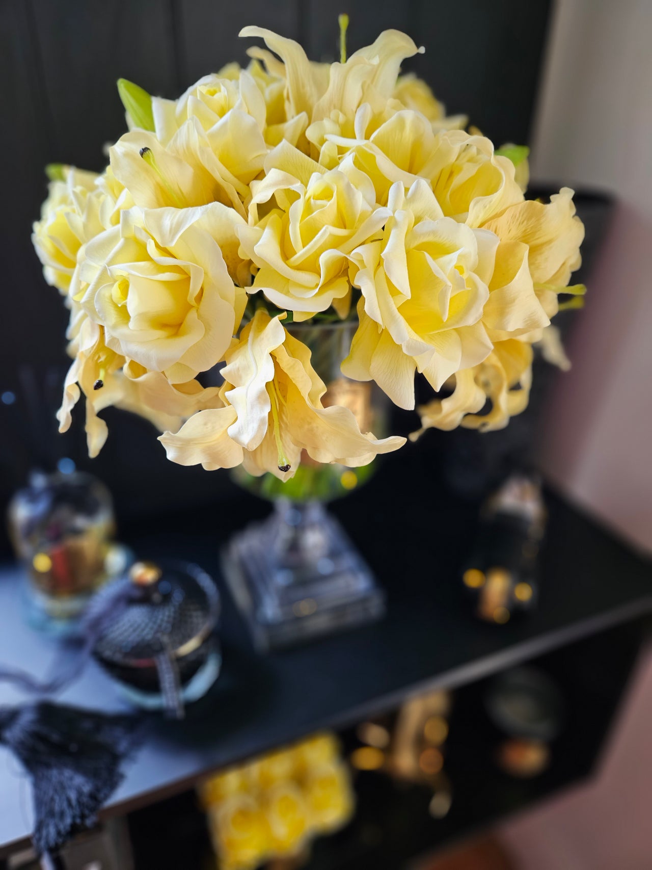 *NEW* LUXURY VERSAILLES LILIES & ROSES BOUQUET - YELLOW - GOLD BADGE - VLR08