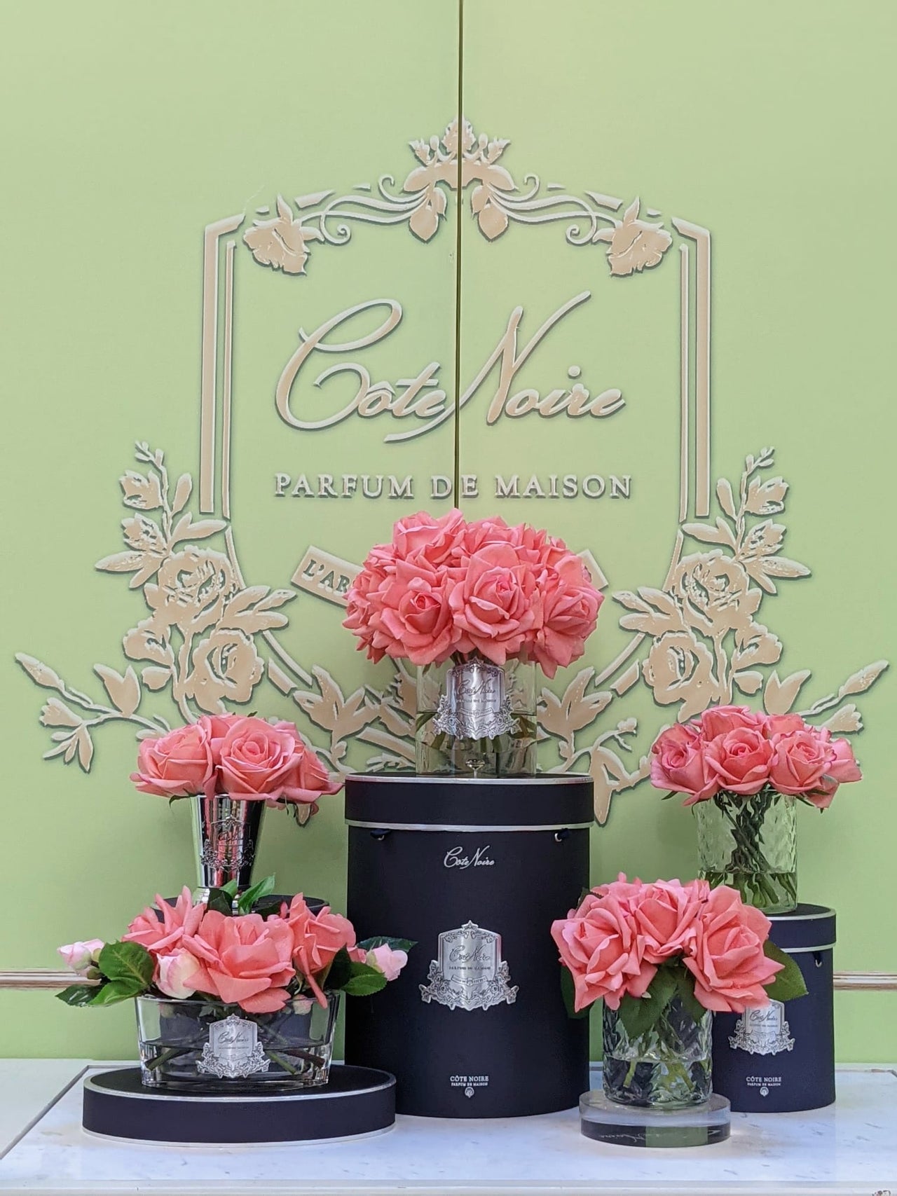 Cote Noire - Herringbone Flower - 5 French Roses - Clear - White Peach - HCF35