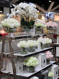 SAMPLE CENTREPIECE - 37 ROSEBUDS IN FRENCH PINK & GREEN & WHITE - SILVER BADGE - CPRB13
