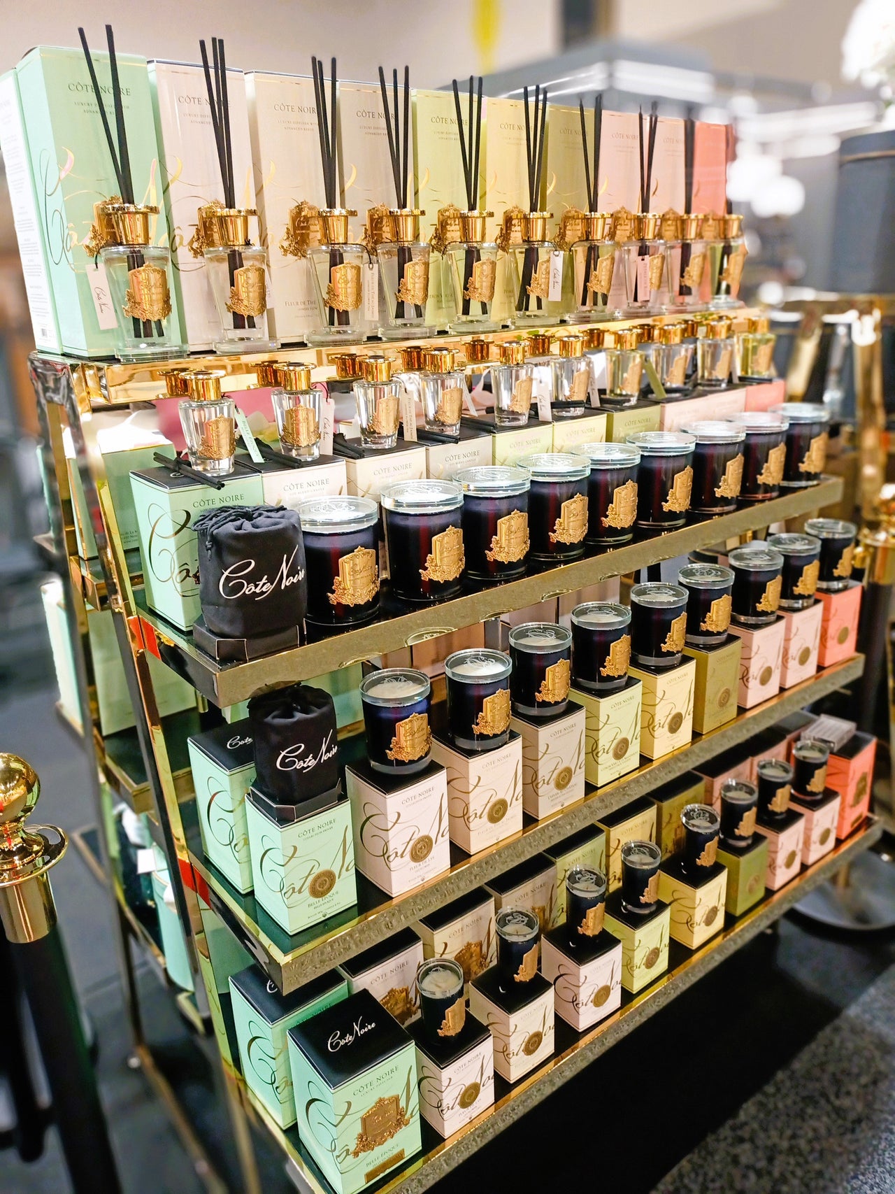 *NEW* BELLE EPOQUE - GOLD BADGE CANDLES