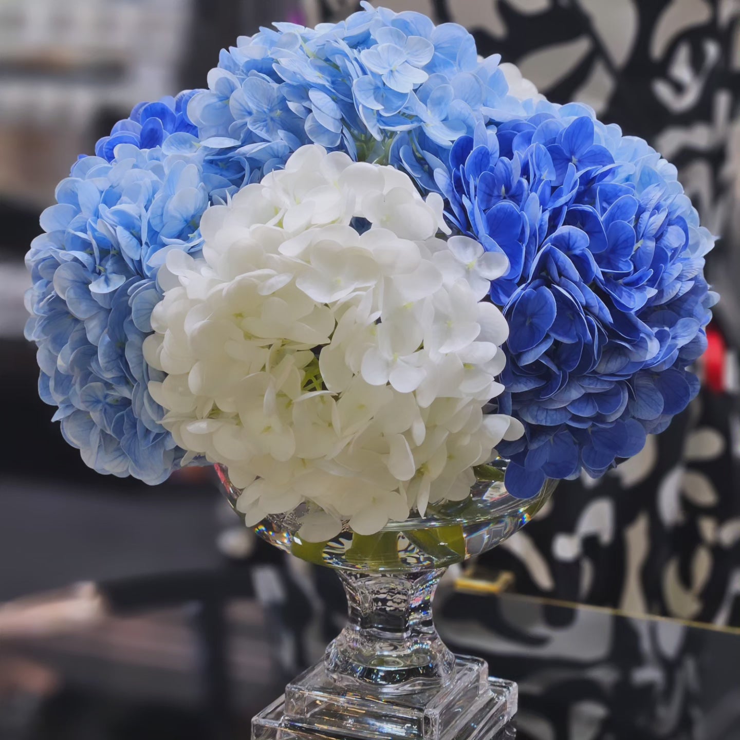 *NEW* LUXURY PROVENCE HYDRANGEAS BOUQUET MEDIUM - MIXED BLUE - SILVER BADGE - PHB03M