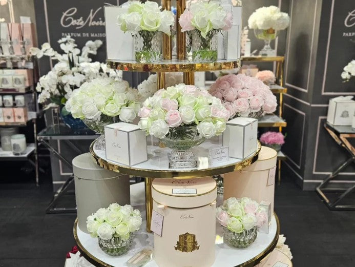 SAMPLE CENTREPIECE - 37 ROSEBUDS IN FRENCH PINK & GREEN & WHITE - SILVER BADGE - CPRB13