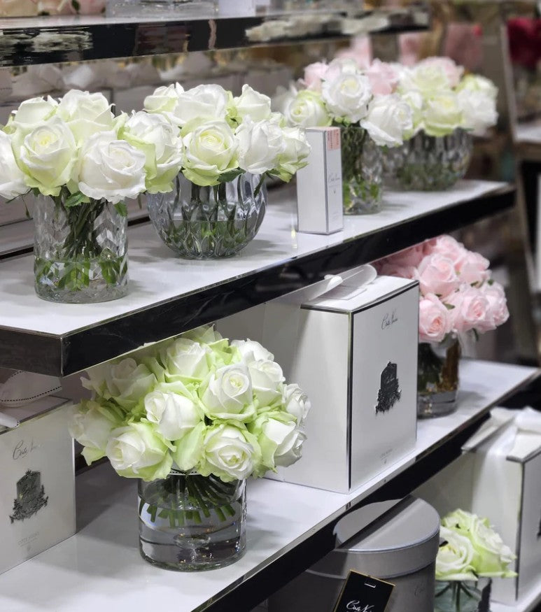 COTE NOIRE - LUXURY ROUND 13 ROSE BUDS BOUQUET IN GREEN & WHITE - RRB12