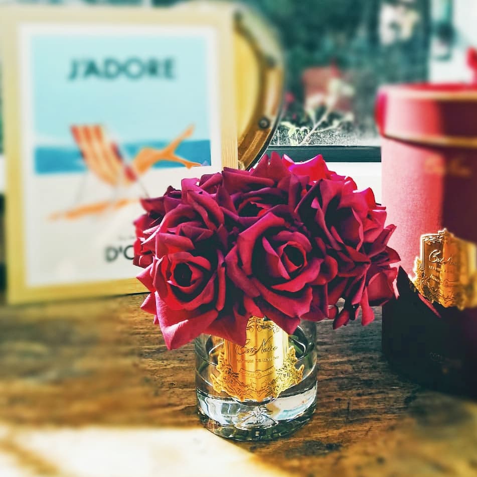 Luxury Grand Bouquet - Gold Badge - Carmine Red - Burgundy Box - LTW04